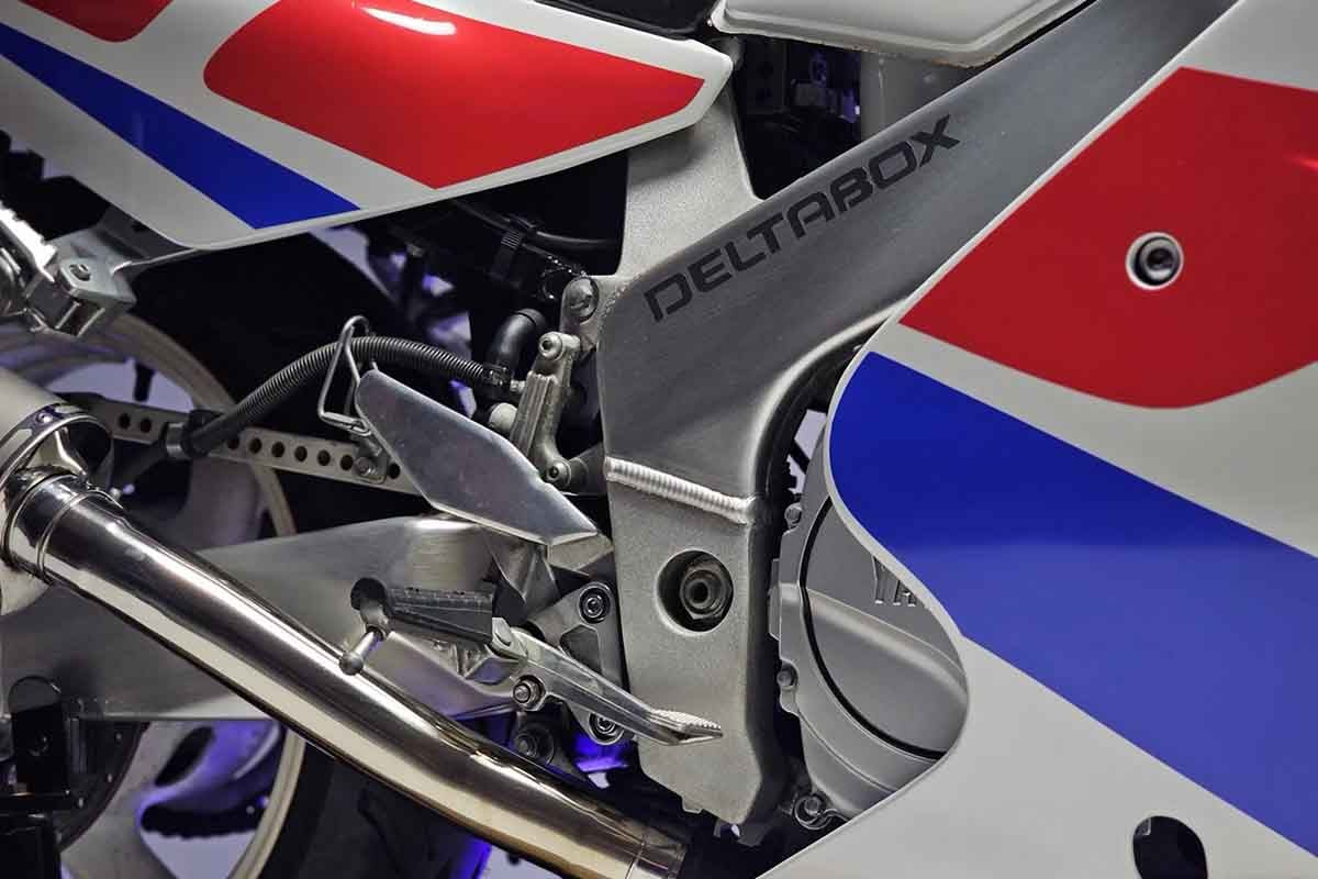米国オンラインオークションに出品、落札された1989年式ヤマハ「FZR1000」