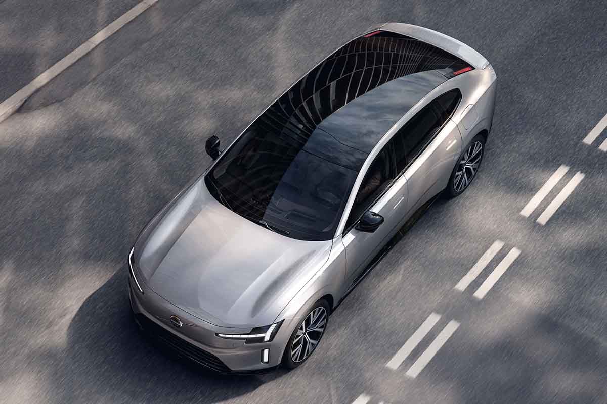 日本上陸したボルボ新型「ES90」