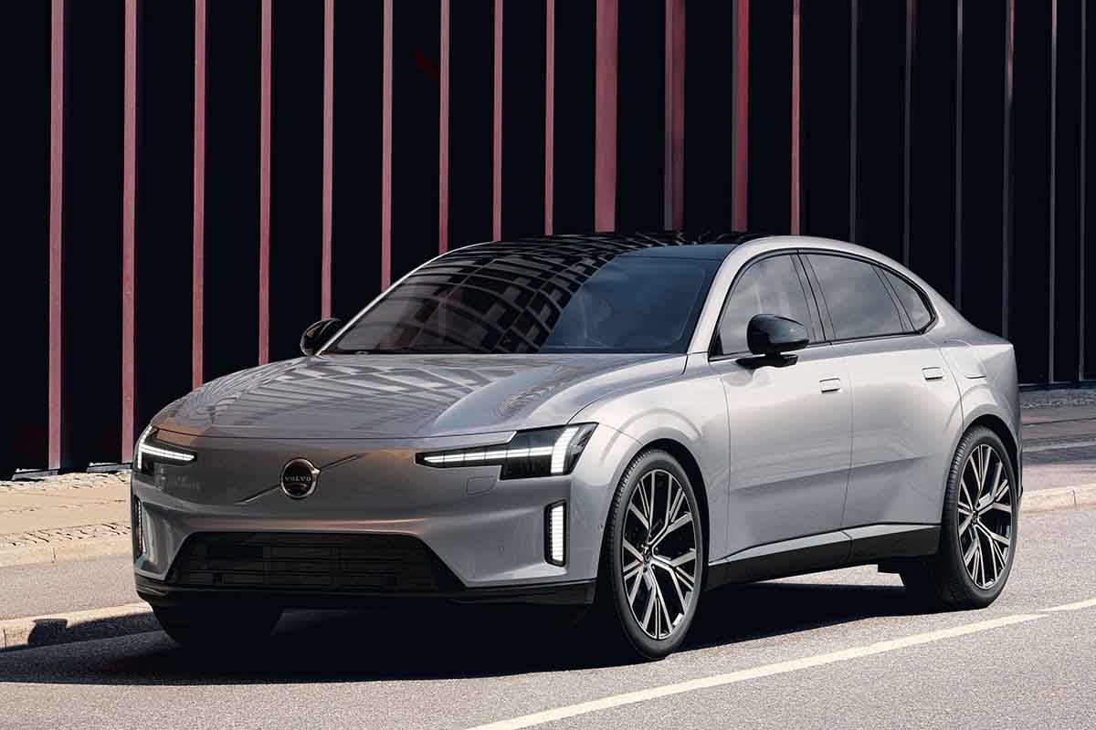 日本上陸したボルボ新型「ES90」