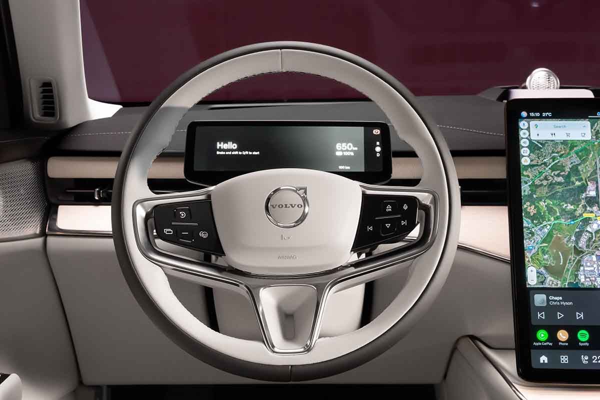 日本上陸したボルボ新型「ES90」