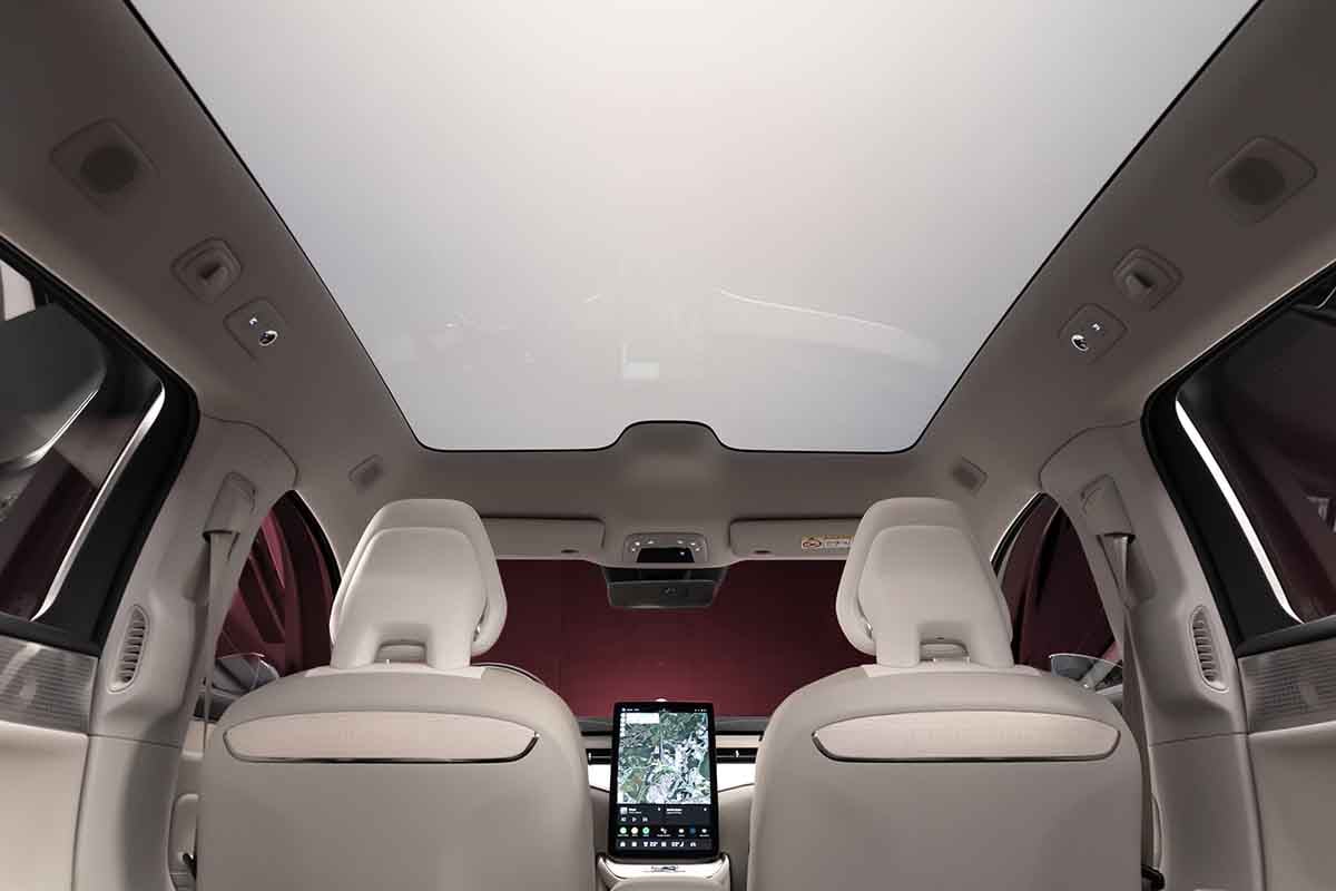 日本上陸したボルボ新型「ES90」