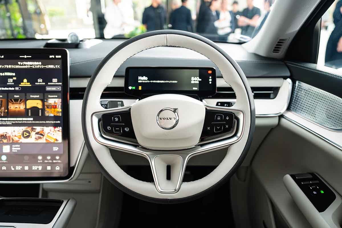 日本上陸したボルボ新型「ES90」