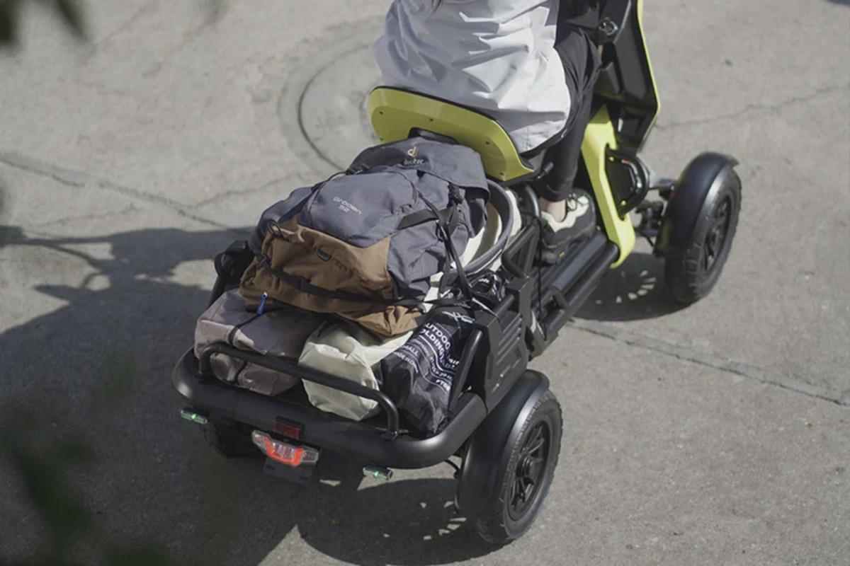 R（リバース）対応で、駐車や荷物の積み下ろし時も、狭いスペースでスッと動かせる
