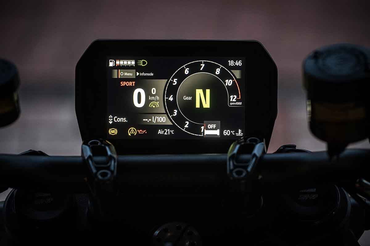 日本上陸したドゥカティ新型「モンスター」