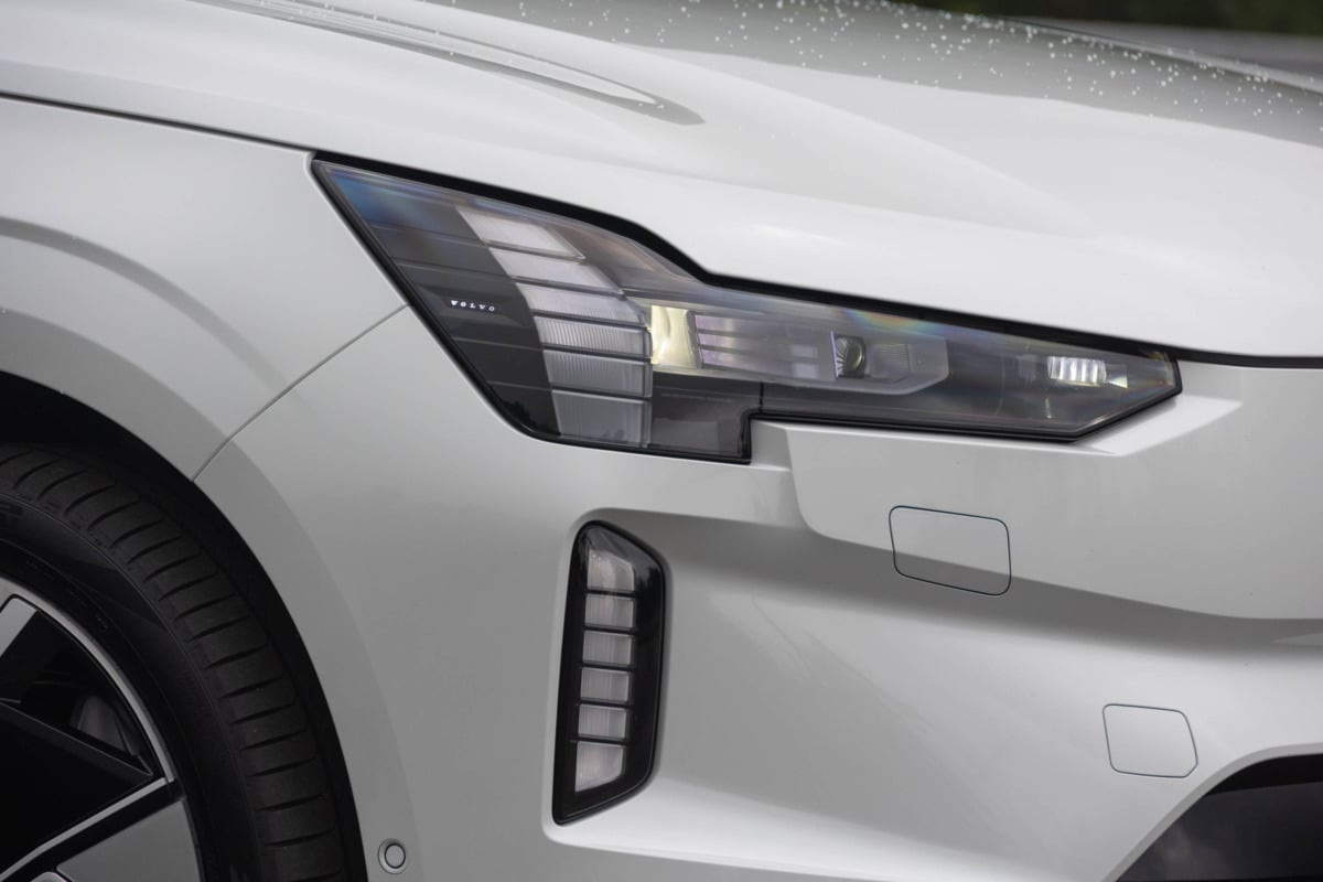 ボルボ新型「EX90」