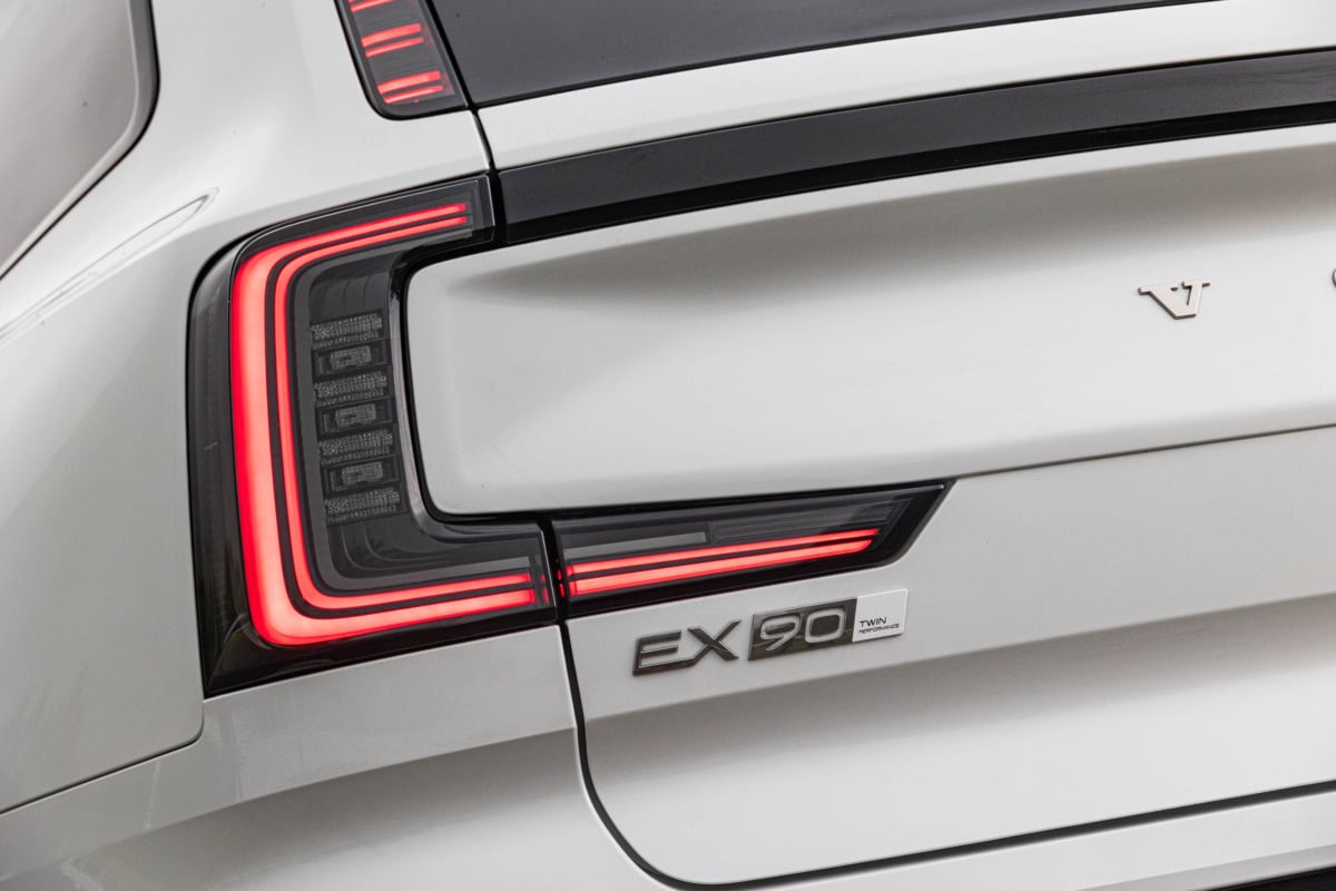 ボルボ新型「EX90」