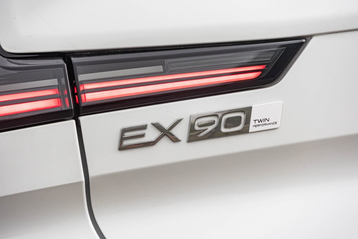 ボルボ新型「EX90」