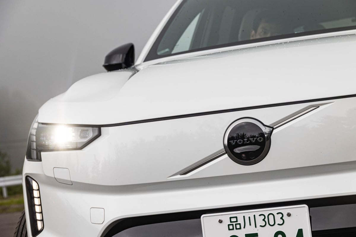 ボルボ新型「EX90」
