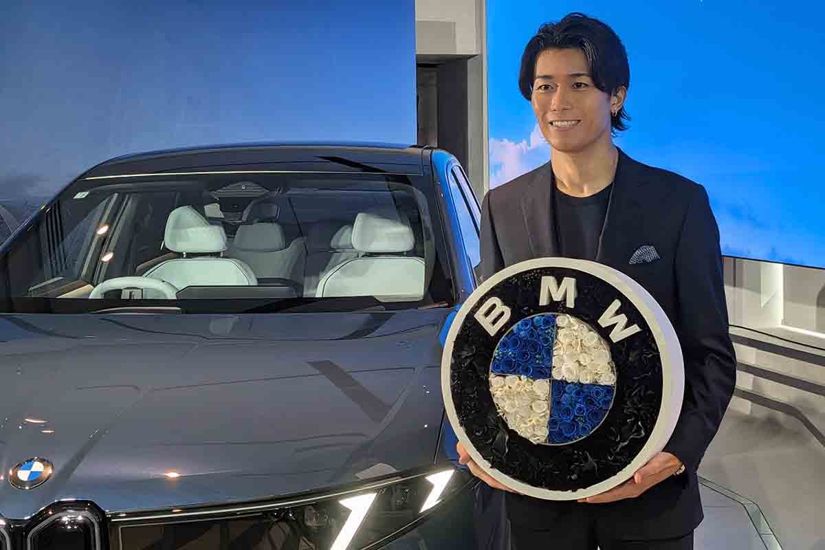 BMWブレンド・フレンドに任命されたプロサッカー選手、中村敬斗選手