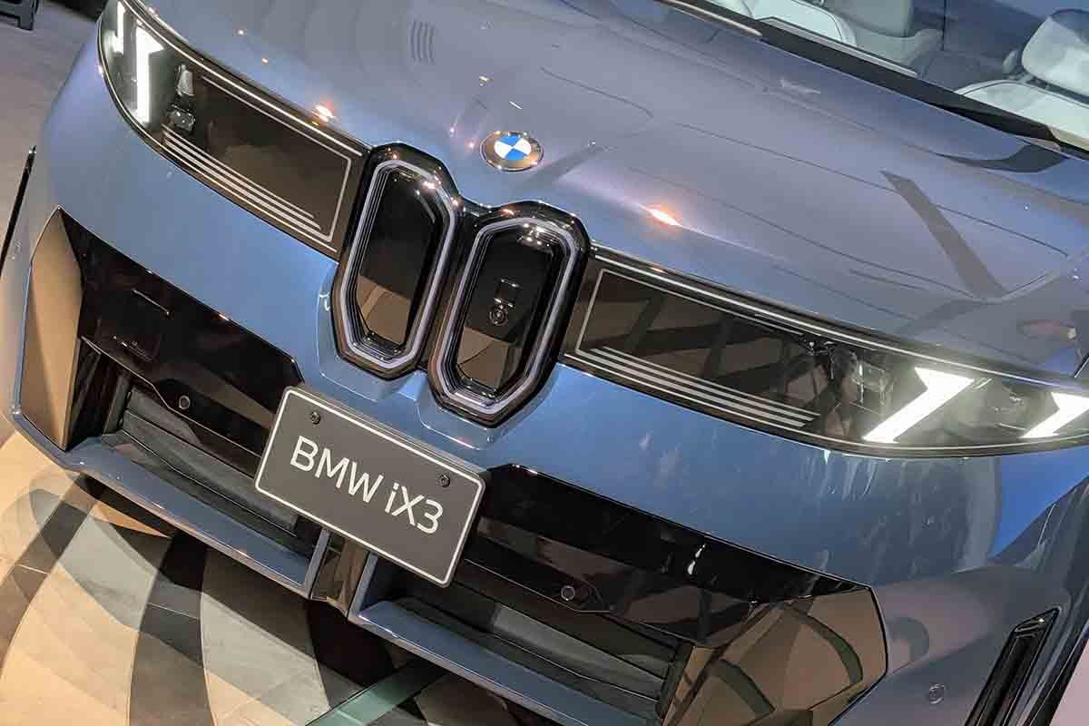 BMW新型「iX3」