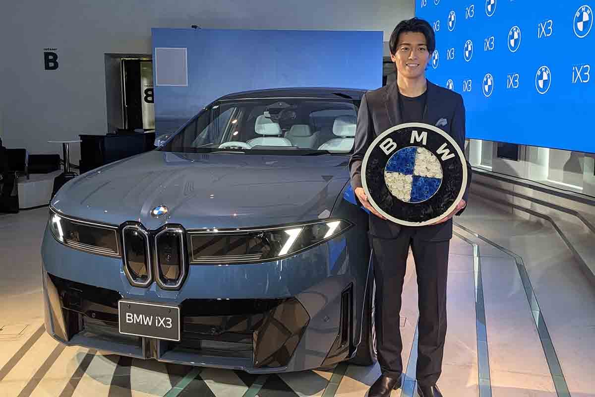 BMWブレンド・フレンドに任命されたプロサッカー選手、中村敬斗選手