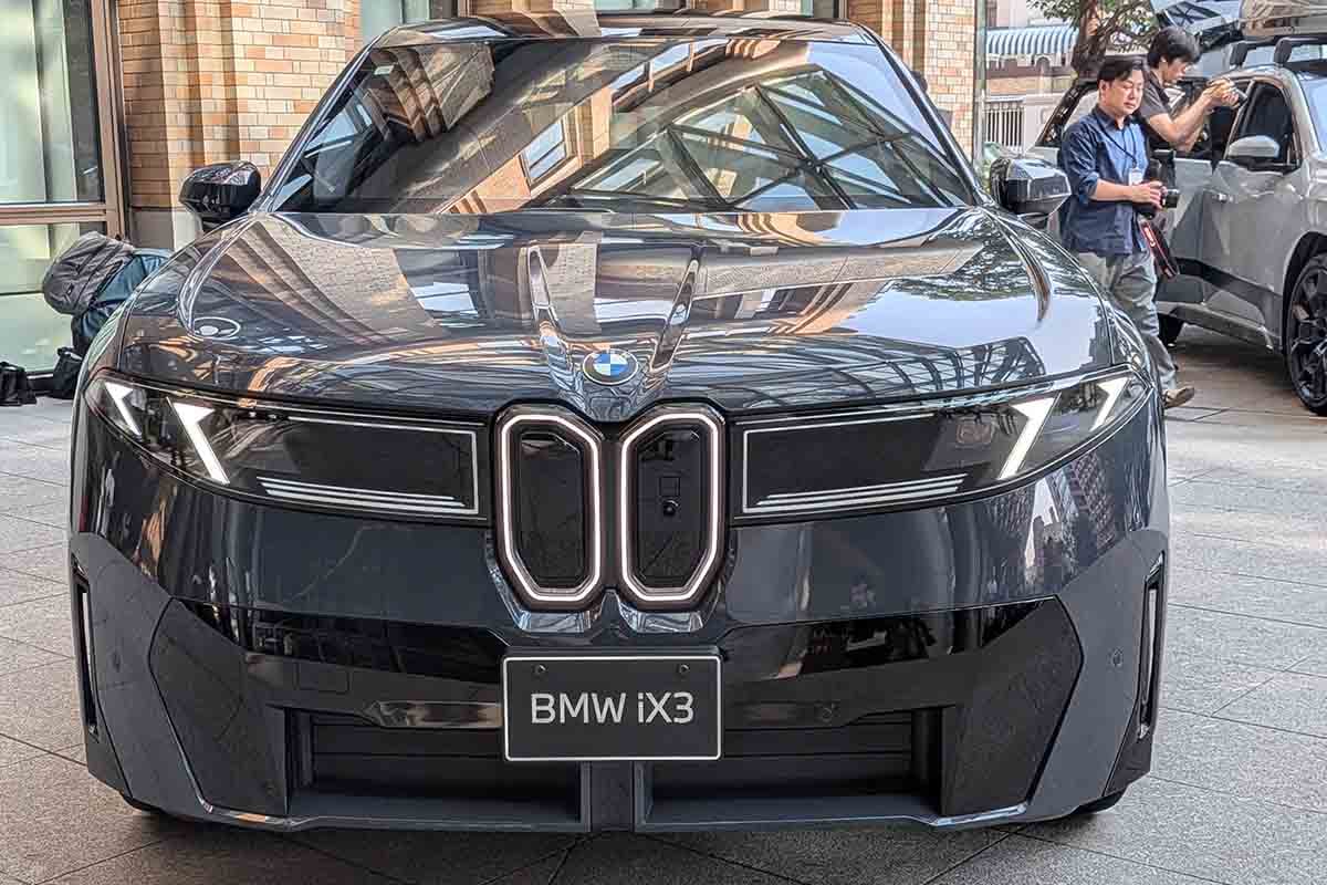 BMW新型「iX3」