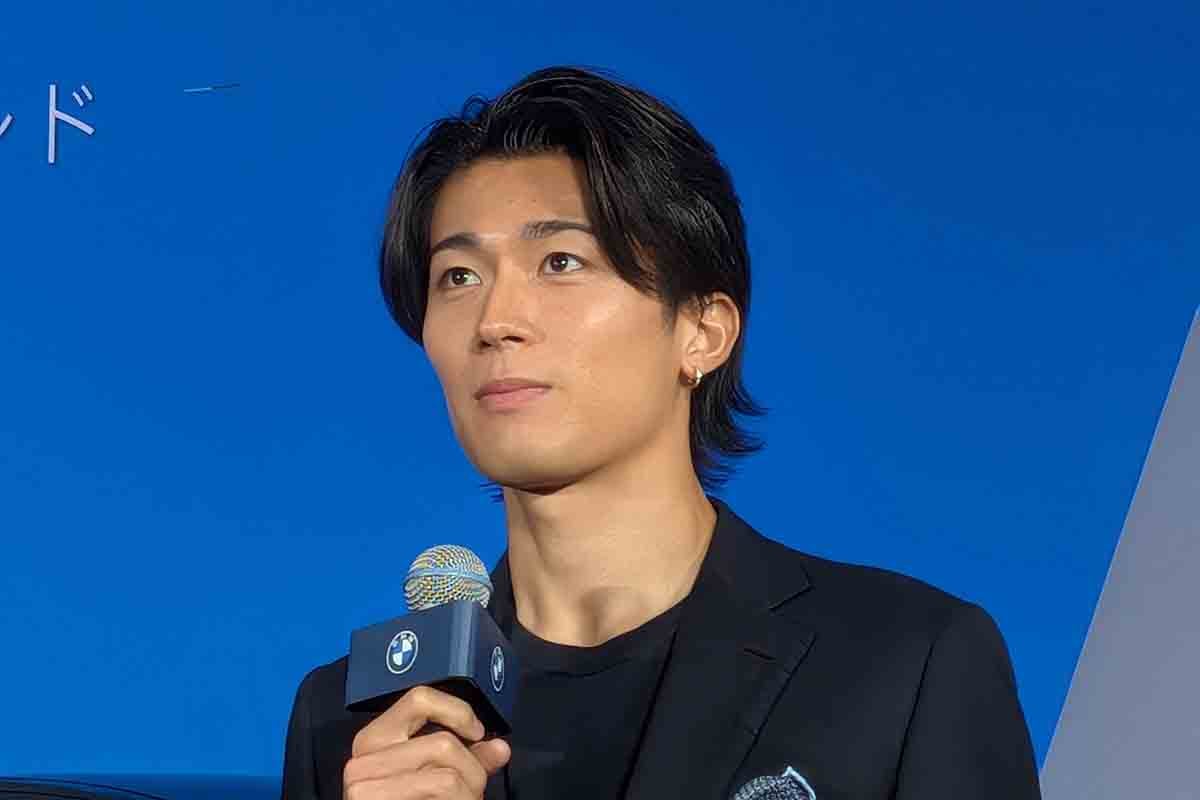 BMWブレンド・フレンドに任命されたプロサッカー選手、中村敬斗選手
