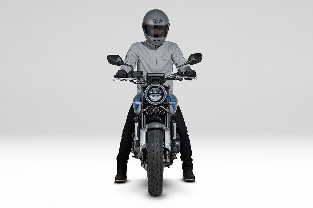ホンダ「CB400スーパーフォア Eクラッチ」