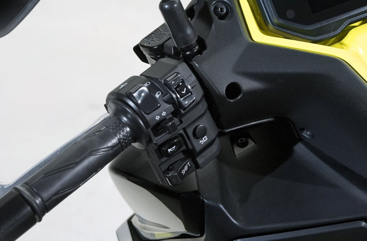 ヤマハ「AEROX ABS」