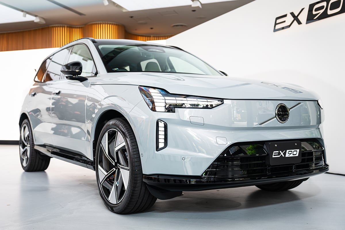 ボルボ新型「EX90」