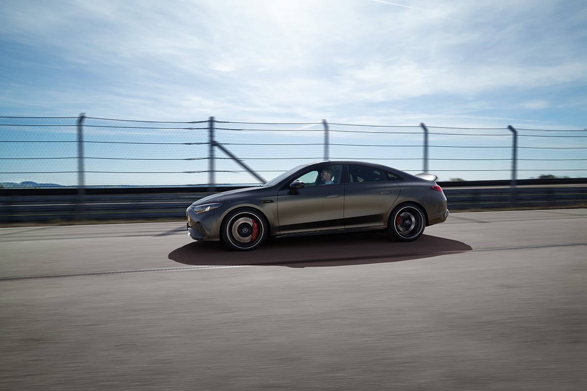世界初公開されたメルセデスAMG「CLA 45 4MATIC+」