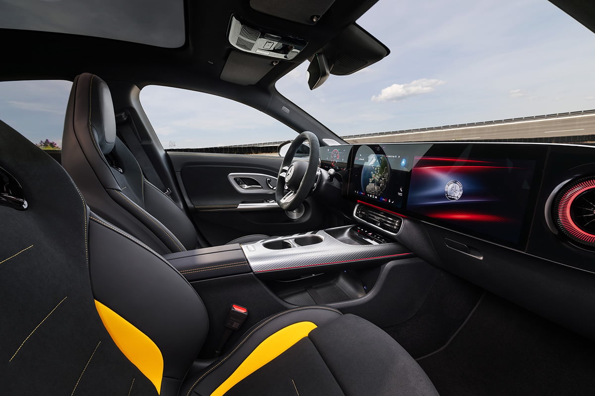 世界初公開されたメルセデスAMG「CLA 45 4MATIC+」