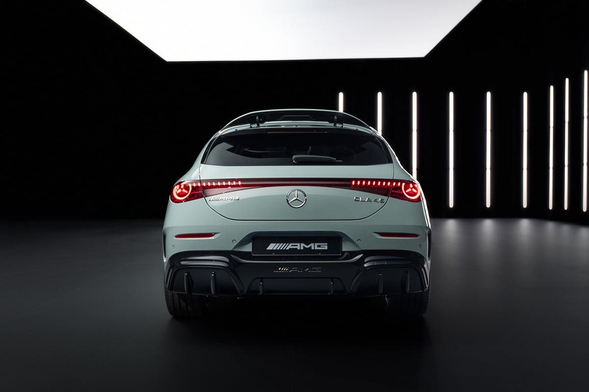 世界初公開されたメルセデスAMG「CLA 45 4MATIC+」と「CLA 45 4MATIC+ シューティングブレーク」