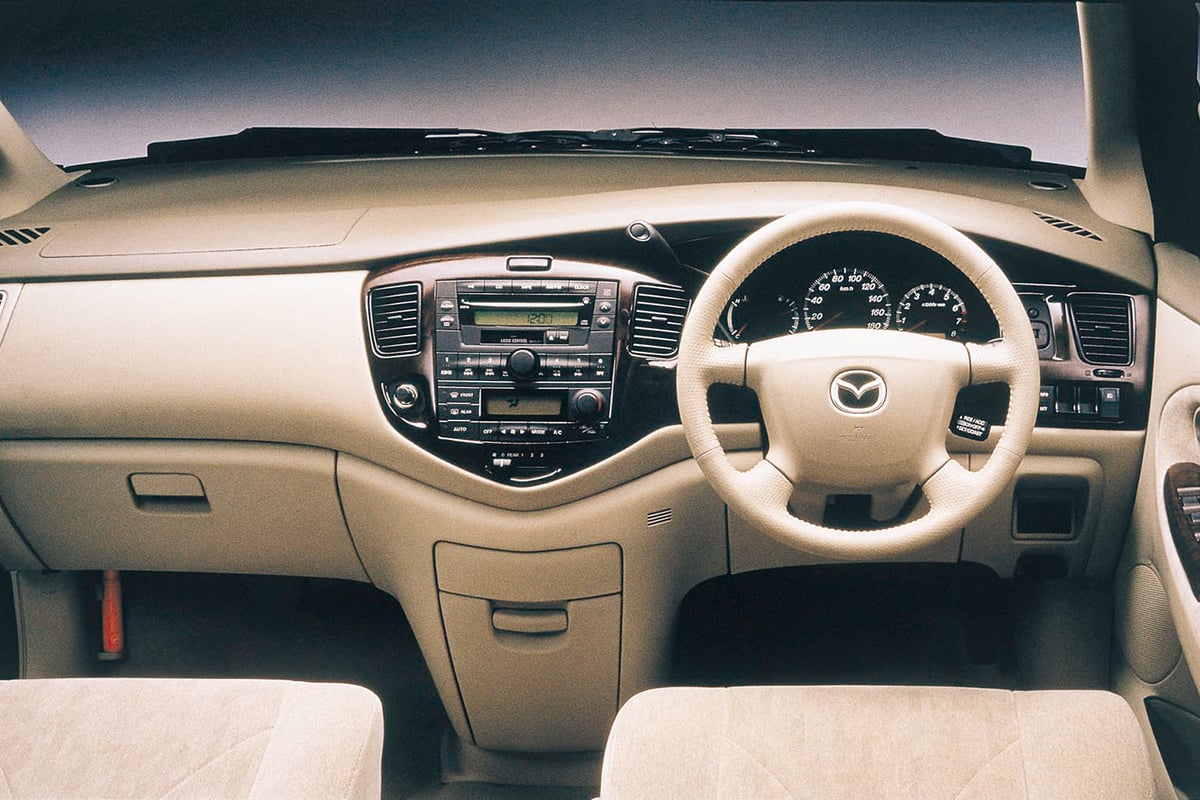 1999年に登場したマツダ2代目「MPV」