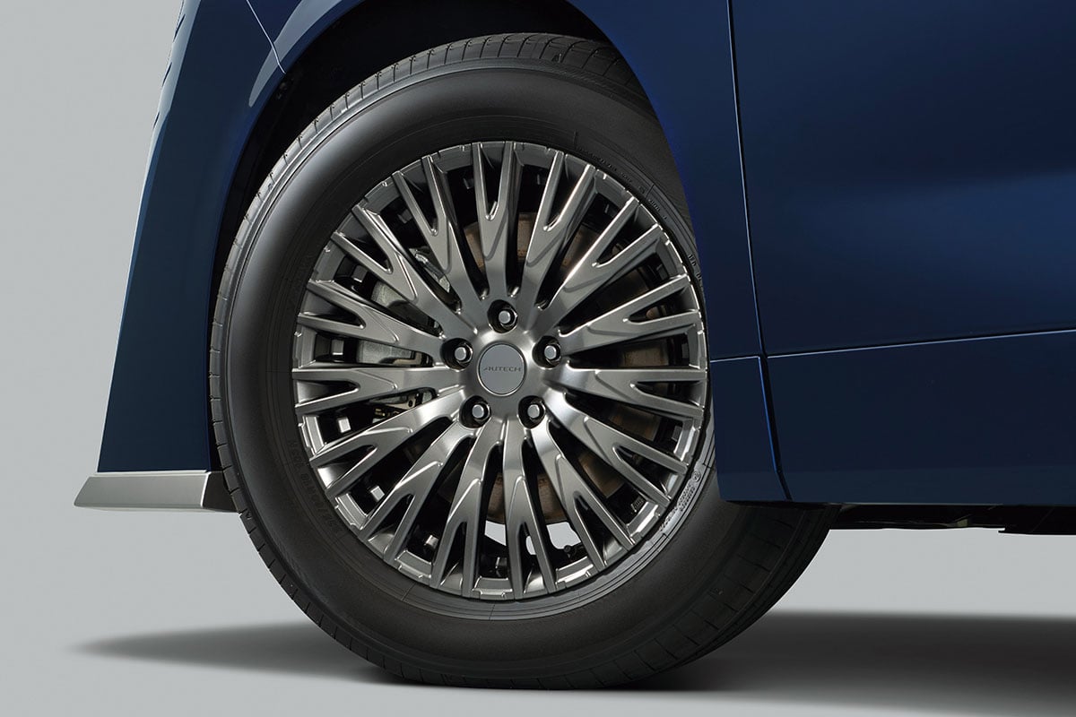 日産 新型「エルグランド AUTECH」