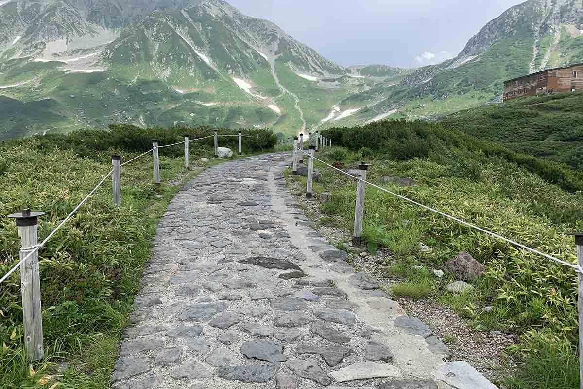立山黒部アルペンルートを5日間乗り降り自由なフリーきっぷが発売中だ