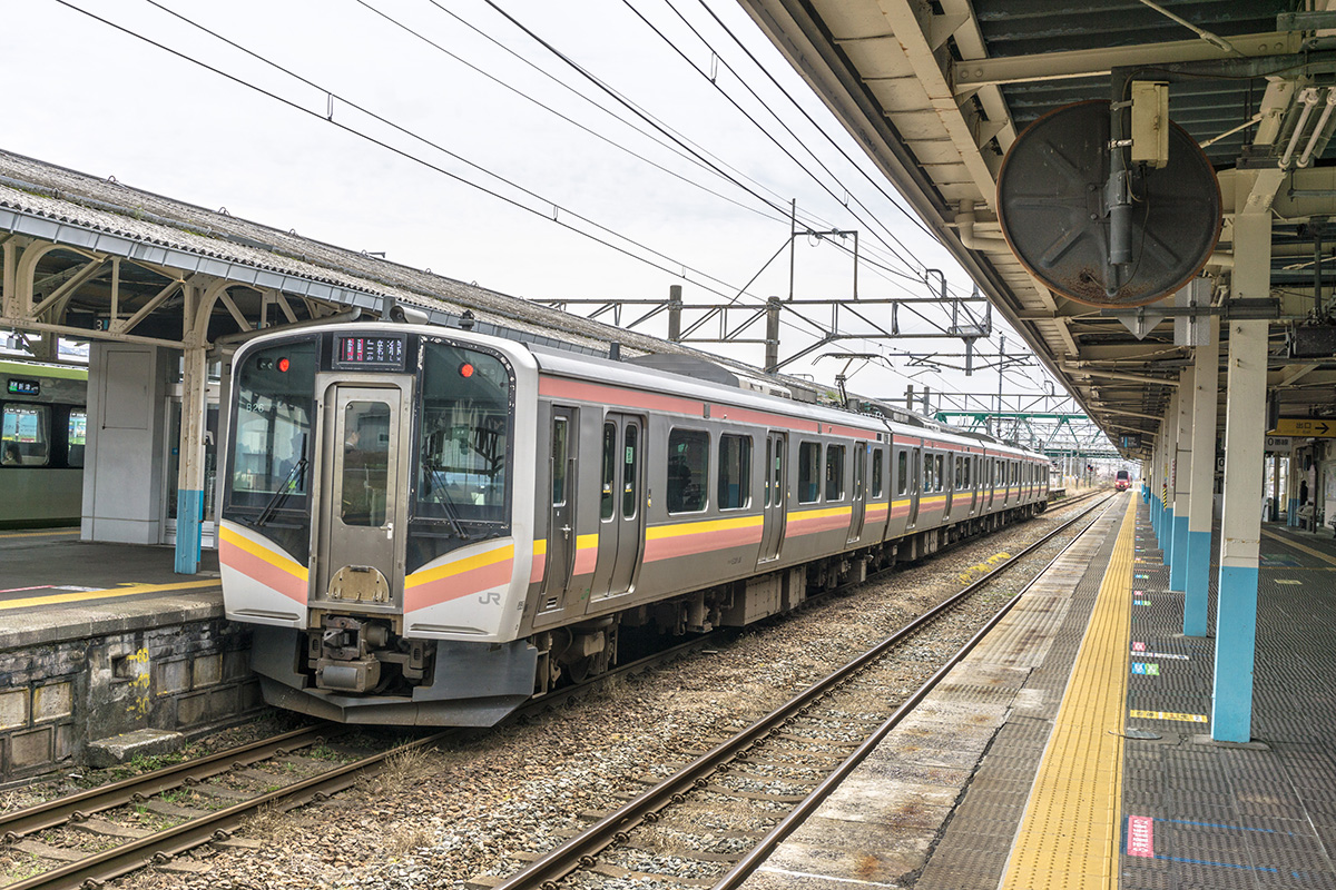 「バラスト」は鉄道の軌道を構成する極めて重要な要素のひとつ