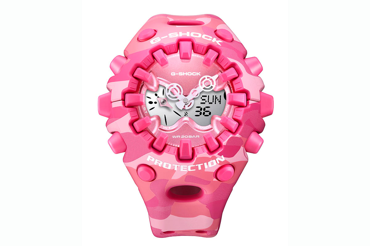 濃淡さまざまな色調のピンクを絶妙にミックスさせた「CASIO G-SHOCK GA-V01CMG-4A」（2万6950円 消費税込）