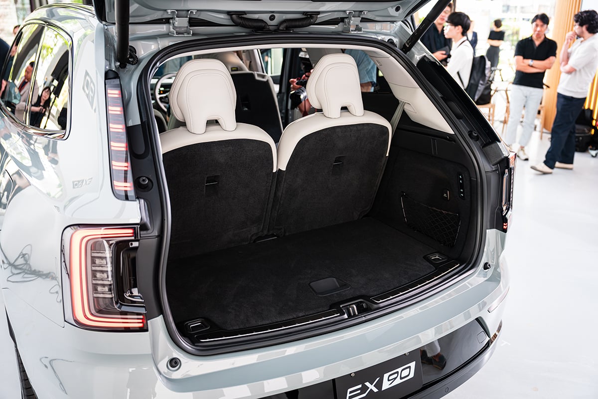 ボルボ新型「EX90」