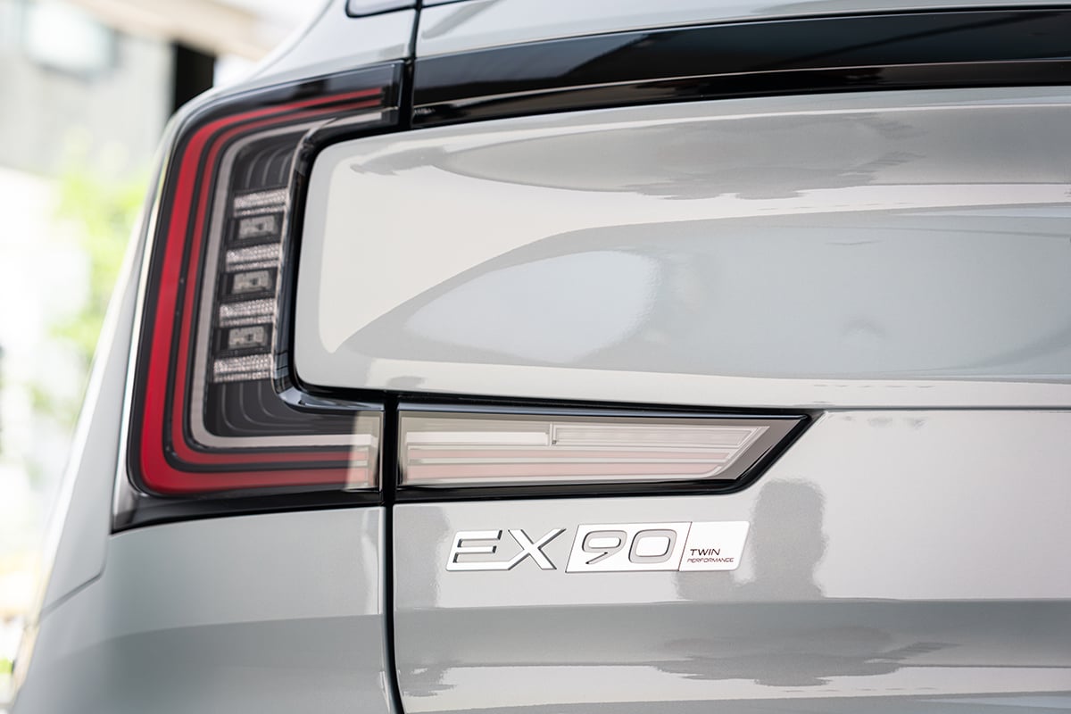 ボルボ新型「EX90」