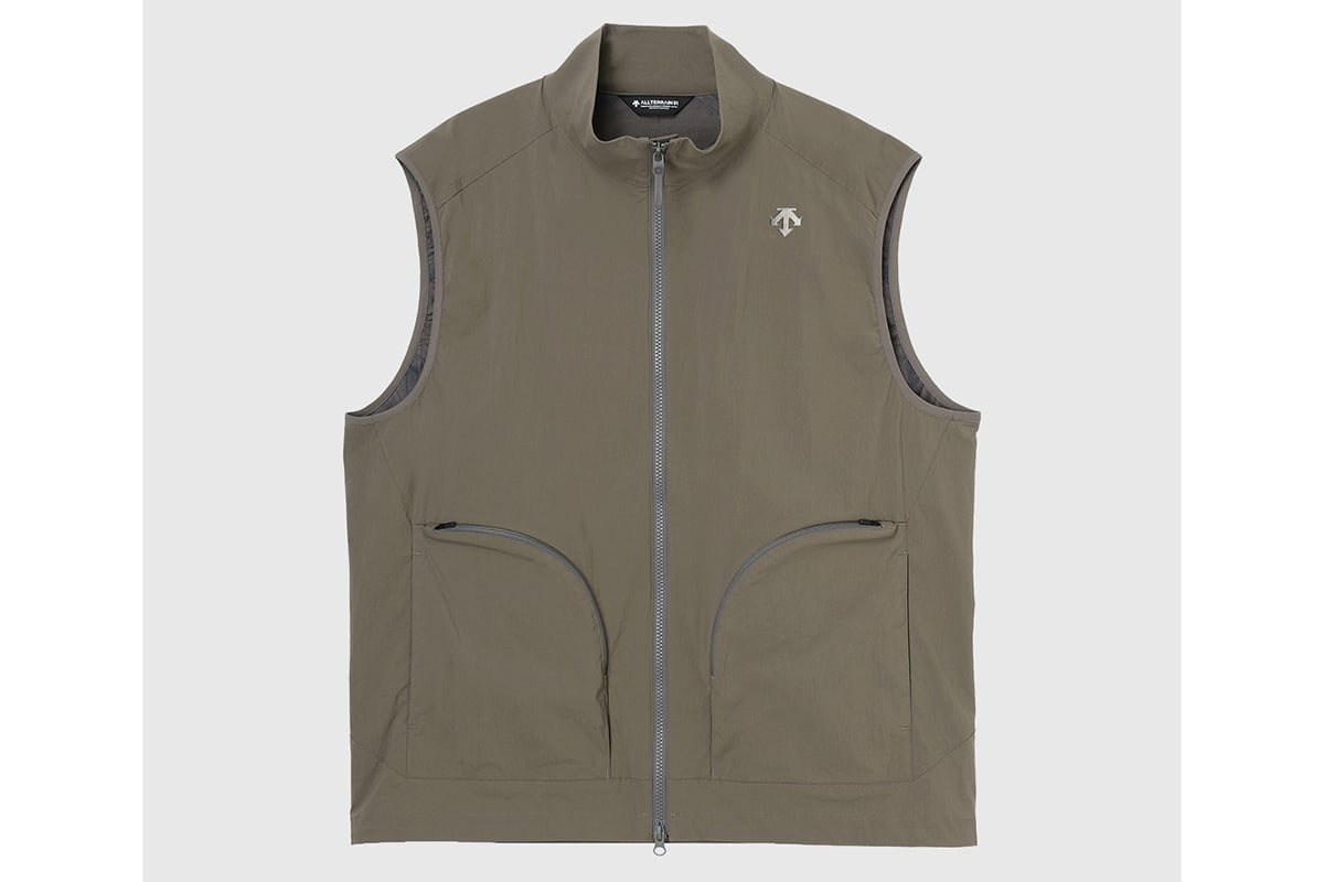 WASHER STRETCH VEST（グレイッシュカーキ）：2万4200円