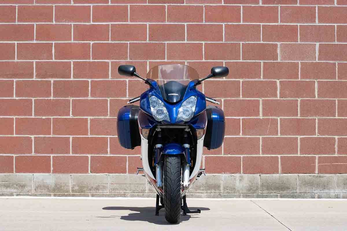 米国オンラインオークションに出品、落札された2007年式のホンダ「VFR800 インターセプター 25周年記念スペシャル」