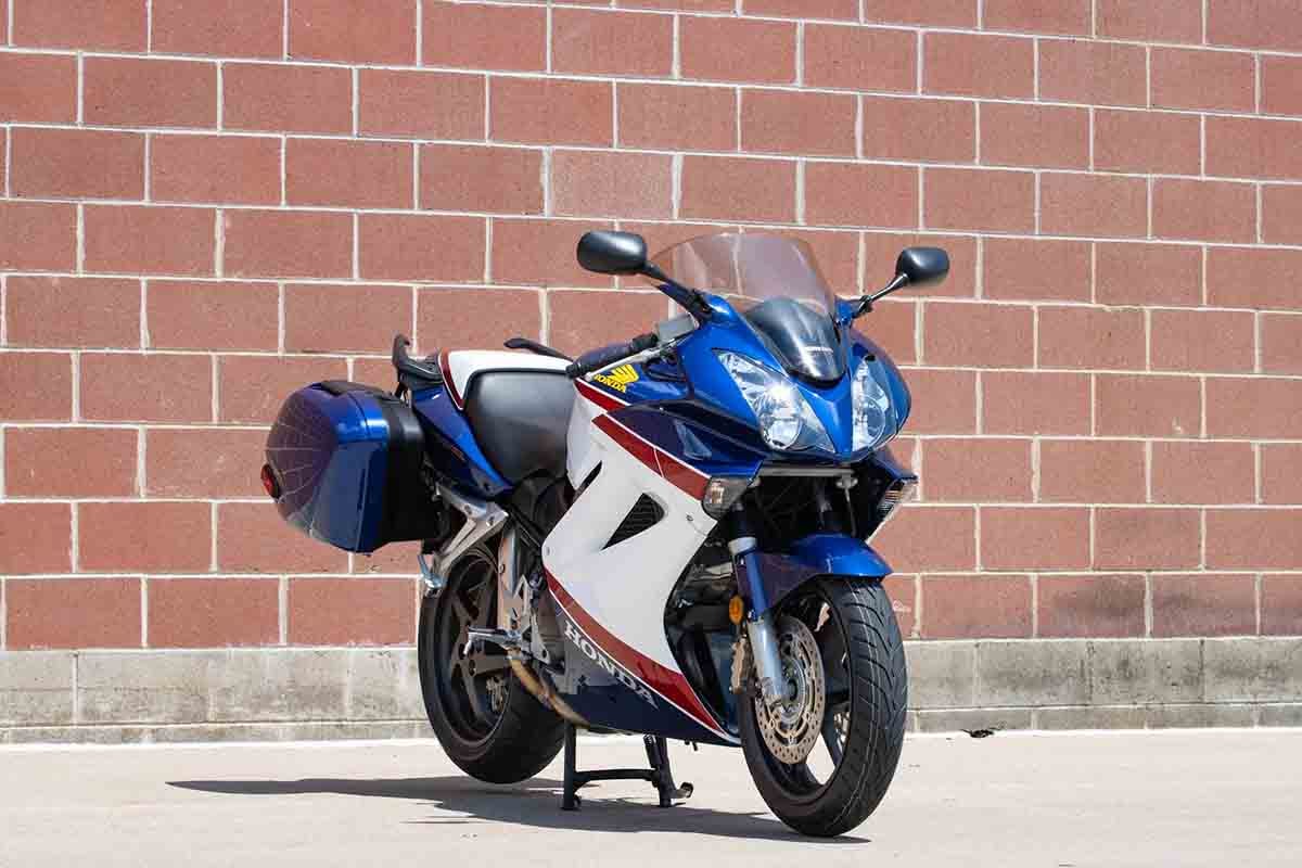 米国オンラインオークションに出品、落札された2007年式のホンダ「VFR800 インターセプター 25周年記念スペシャル」