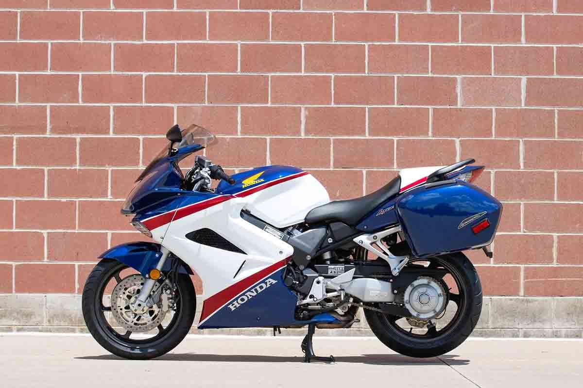米国オンラインオークションに出品、落札された2007年式のホンダ「VFR800 インターセプター 25周年記念スペシャル」