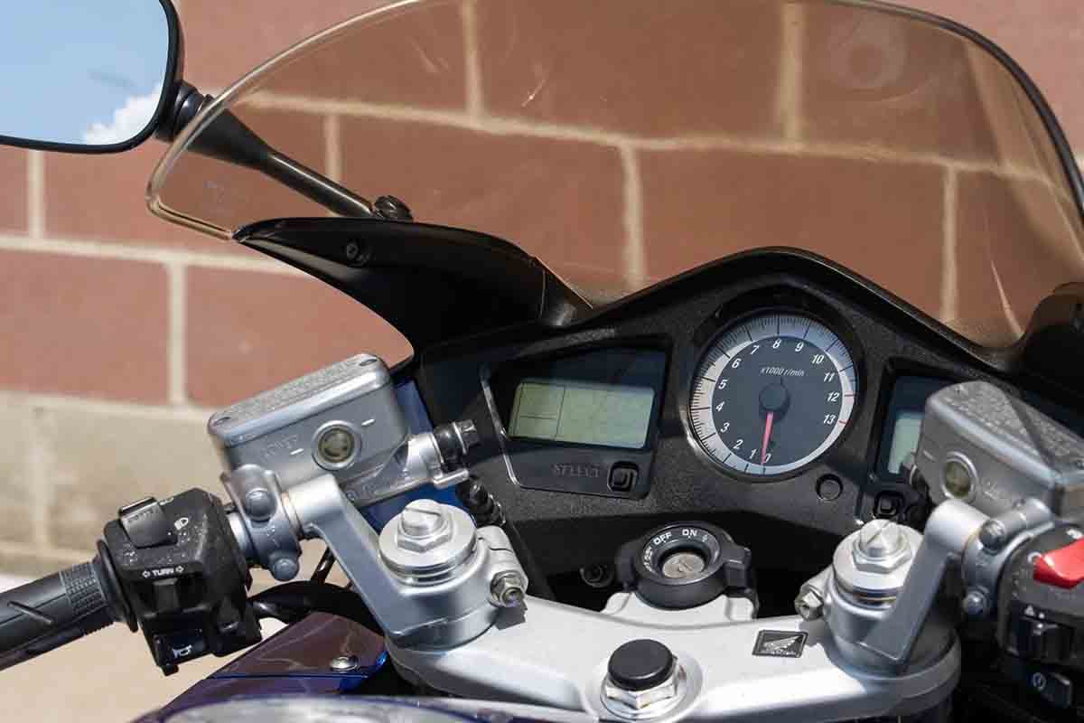 米国オンラインオークションに出品、落札された2007年式のホンダ「VFR800 インターセプター 25周年記念スペシャル」