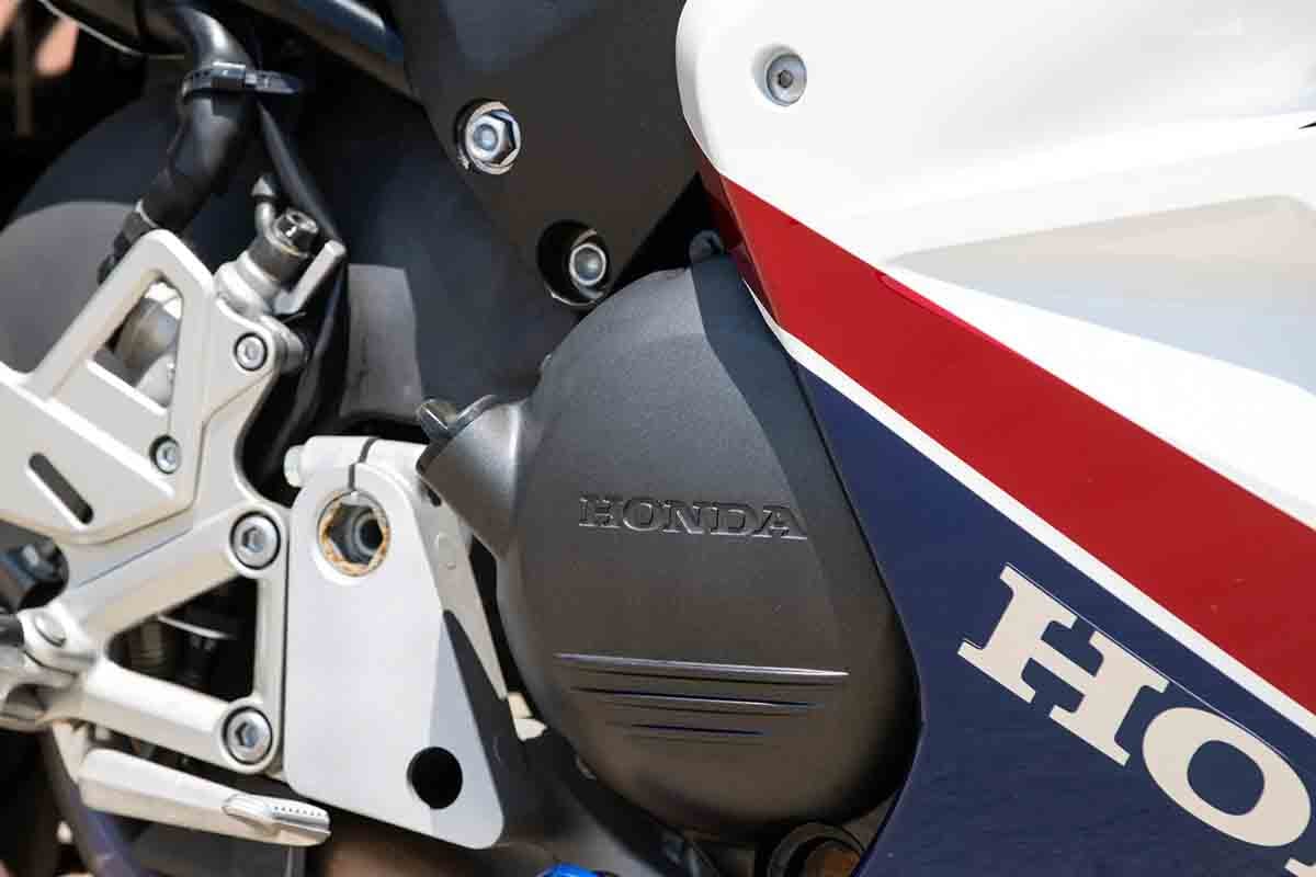 米国オンラインオークションに出品、落札された2007年式のホンダ「VFR800 インターセプター 25周年記念スペシャル」