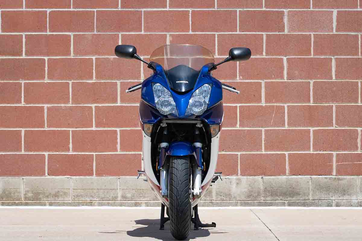 米国オンラインオークションに出品、落札された2007年式のホンダ「VFR800 インターセプター 25周年記念スペシャル」