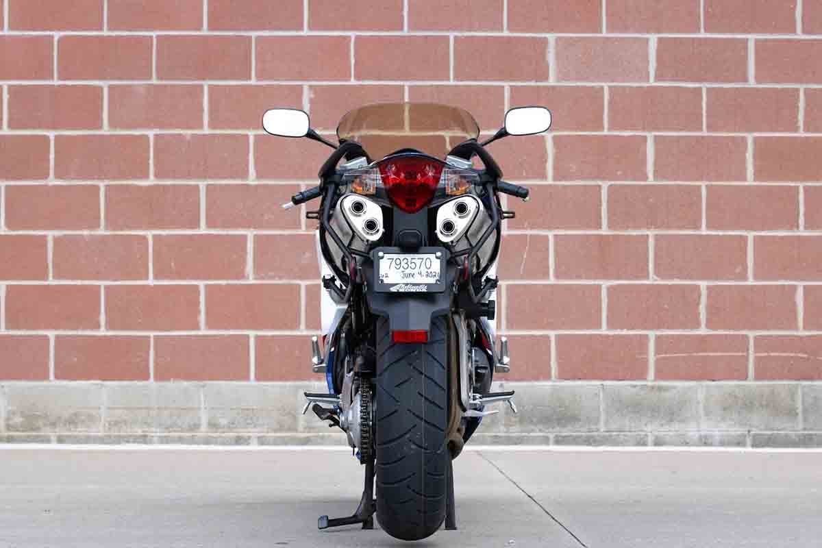 米国オンラインオークションに出品、落札された2007年式のホンダ「VFR800 インターセプター 25周年記念スペシャル」