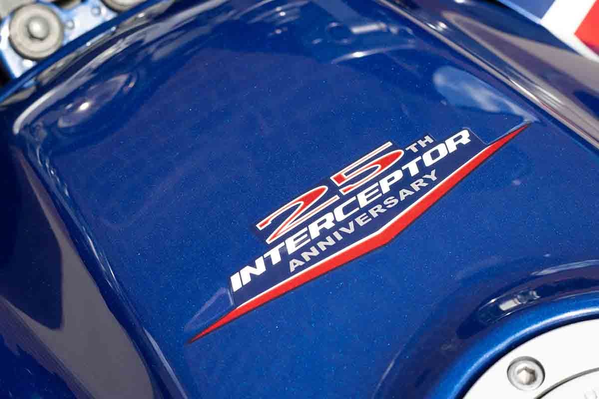 米国オンラインオークションに出品、落札された2007年式のホンダ「VFR800 インターセプター 25周年記念スペシャル」