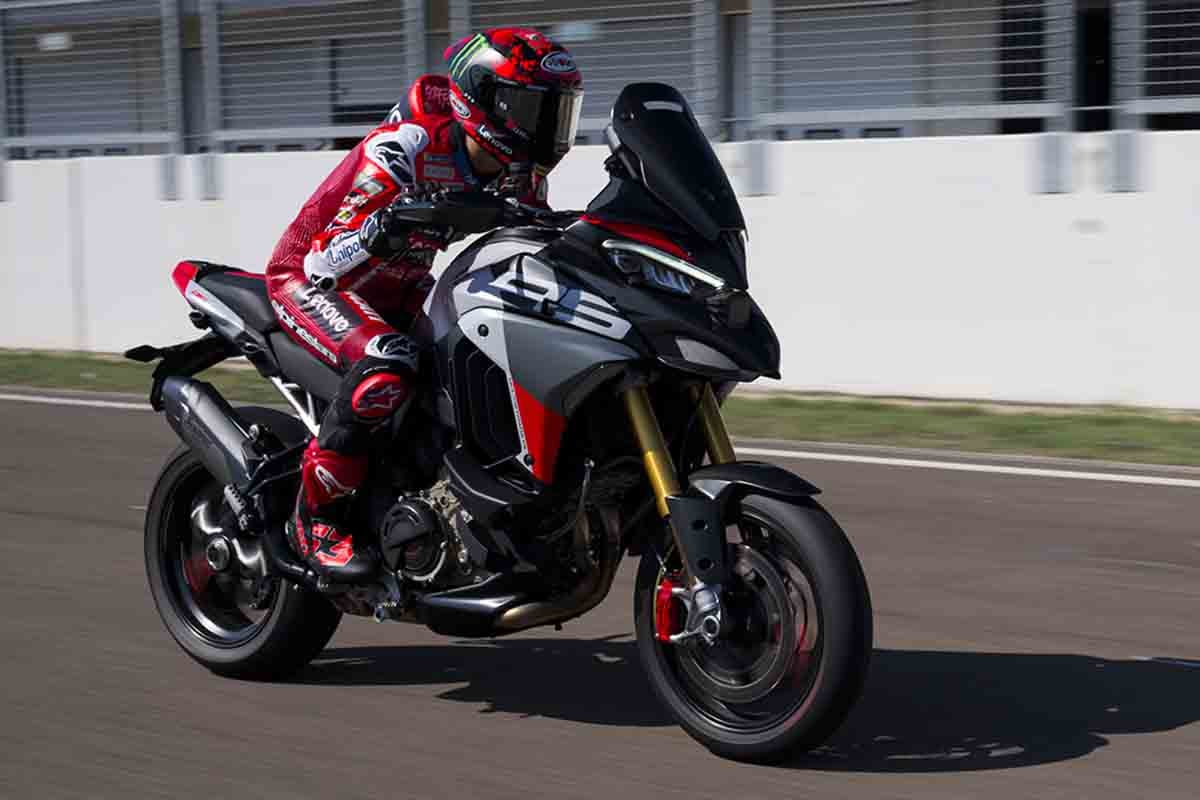 日本上陸したドゥカティ新型「ムルティストラーダV4 RS」