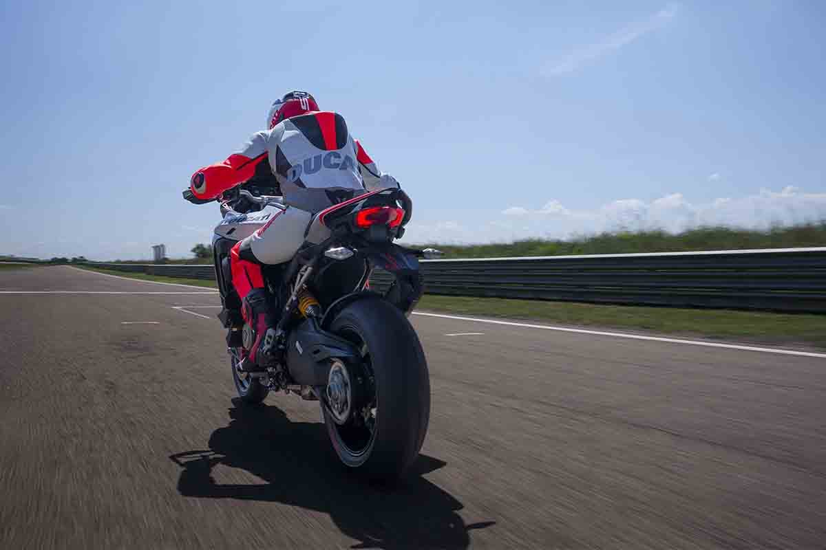 日本上陸したドゥカティ新型「ムルティストラーダV4 RS」