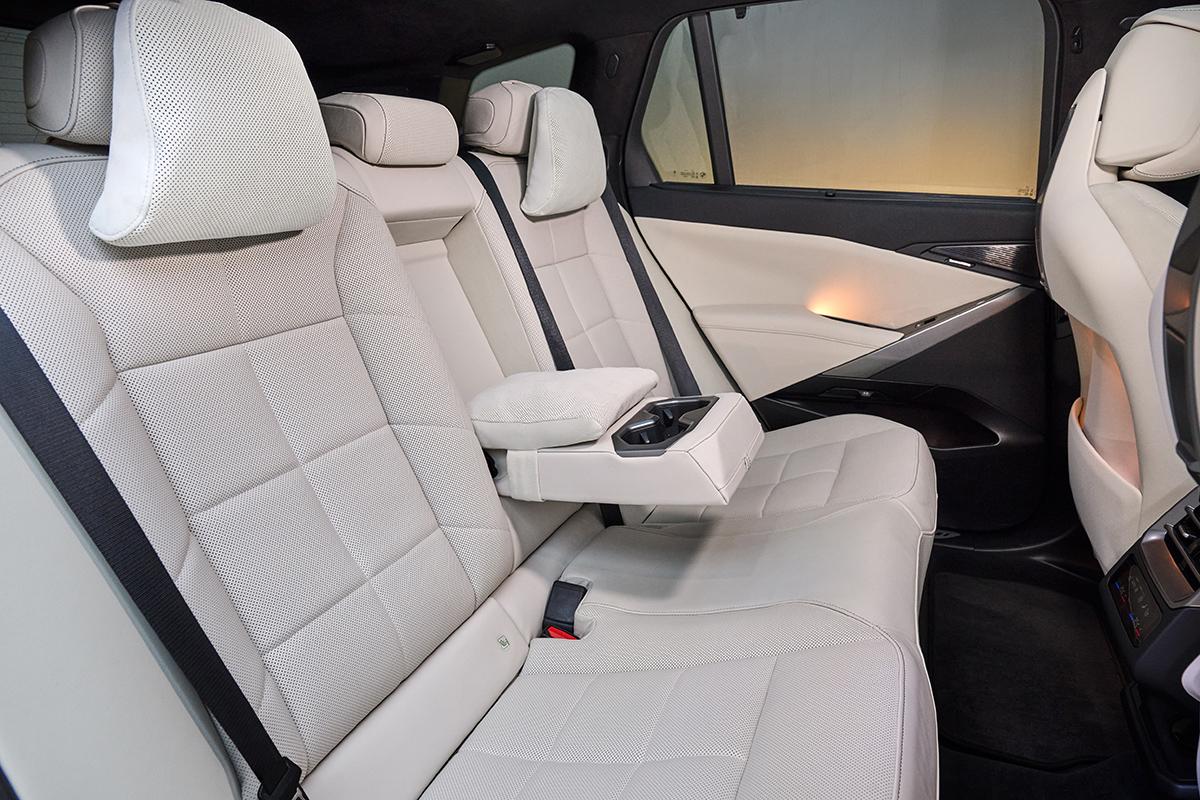 2026年6月30日に世界初公開されたBMW新型「X5」（iX5 60 xDrive）