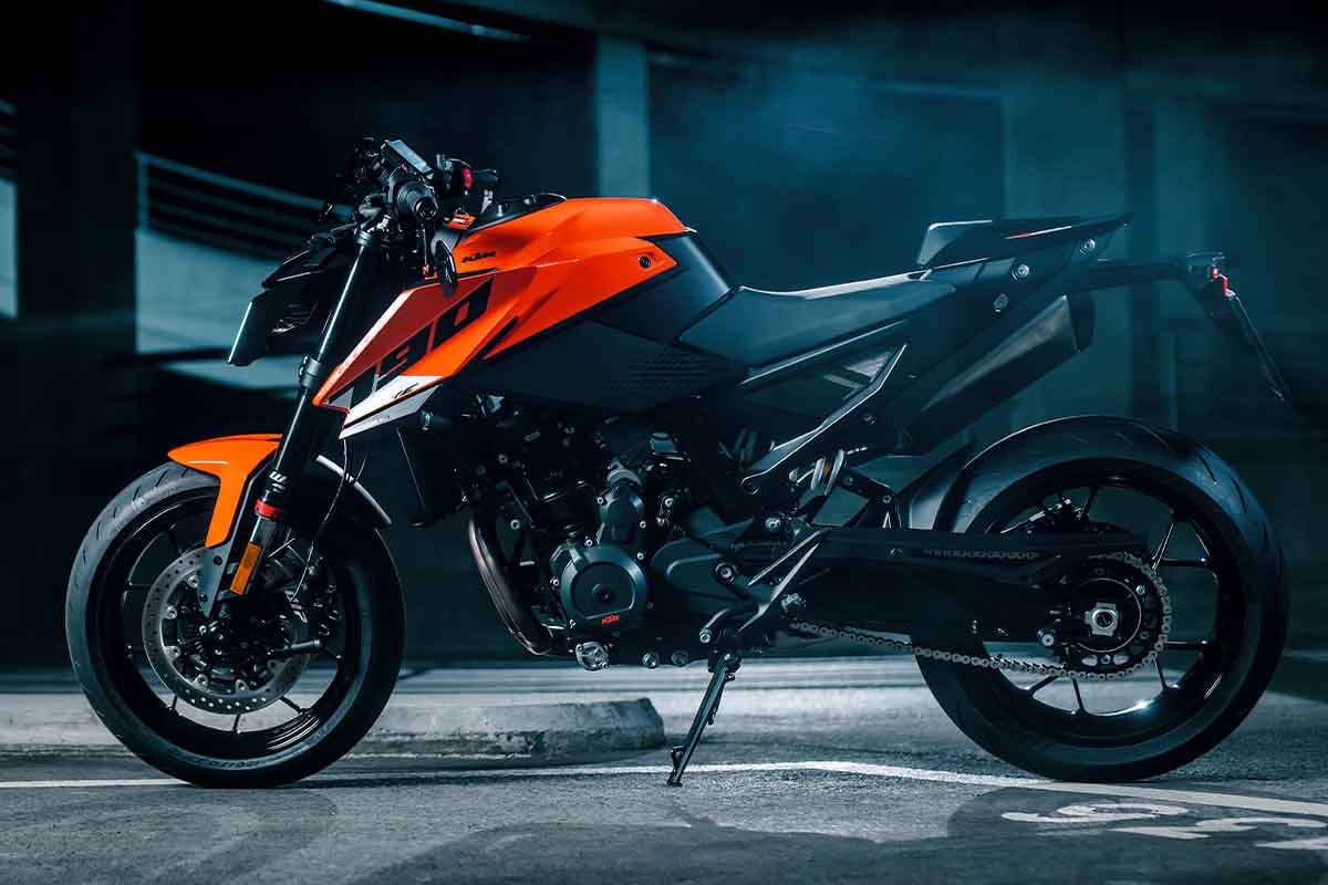 日本導入されたKTM新型「790DUKE」2027モデル