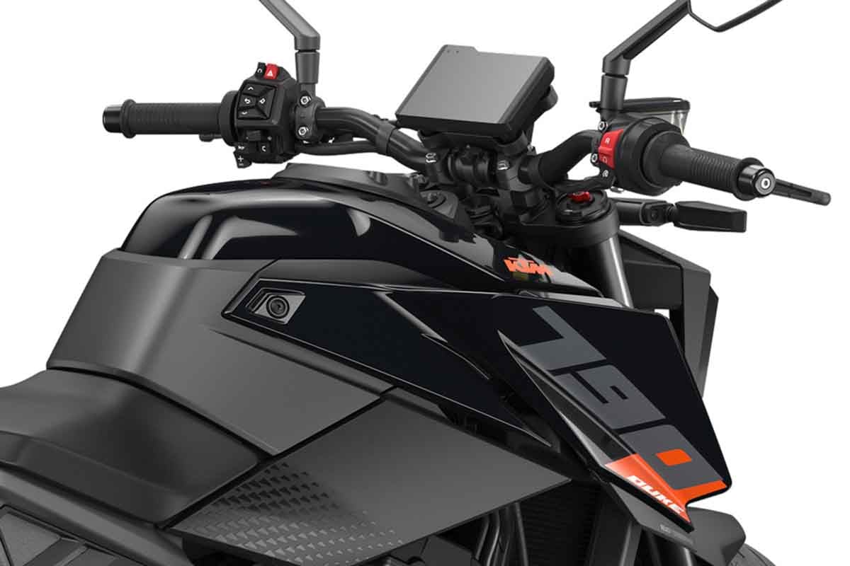 日本導入されたKTM新型「790DUKE」2027モデル