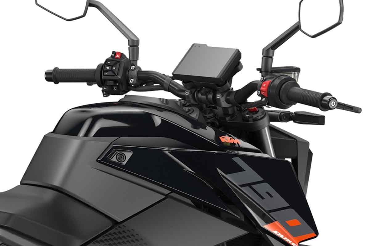 日本導入されたKTM新型「790DUKE」2027モデル