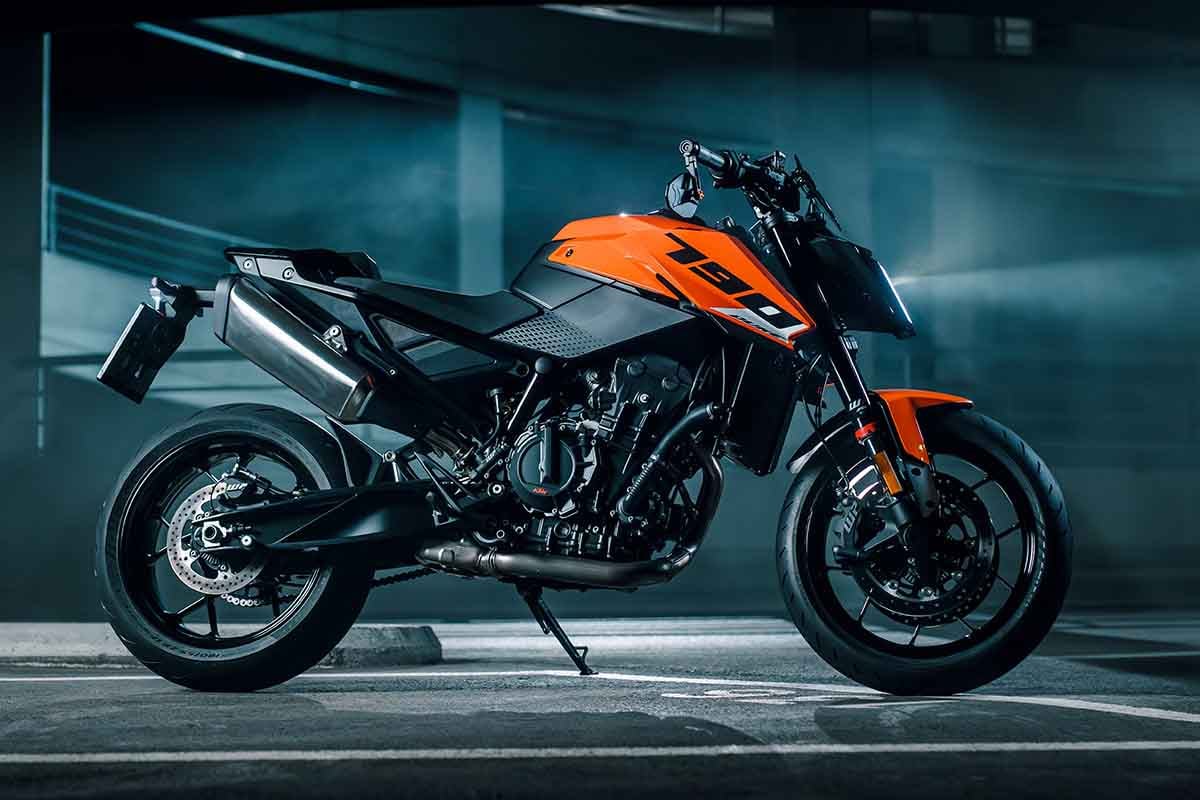 日本導入されたKTM新型「790DUKE」2027モデル
