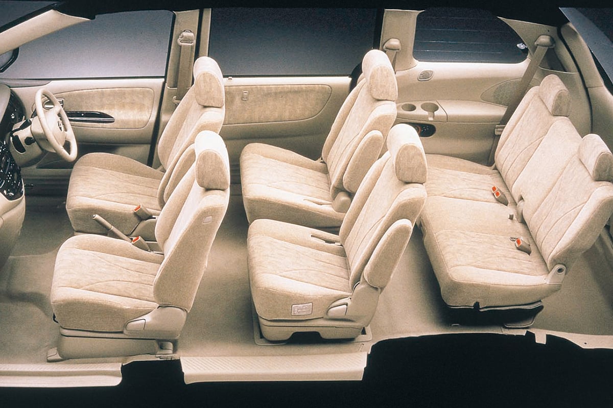 1999年に登場したマツダ2代目「MPV」