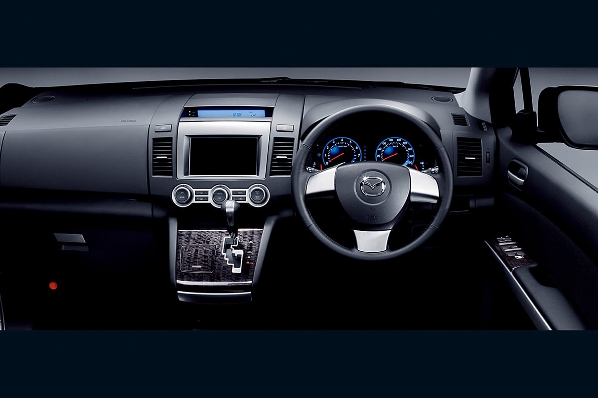 2006年に登場したマツダ3代目「MPV」。2016年まで販売された
