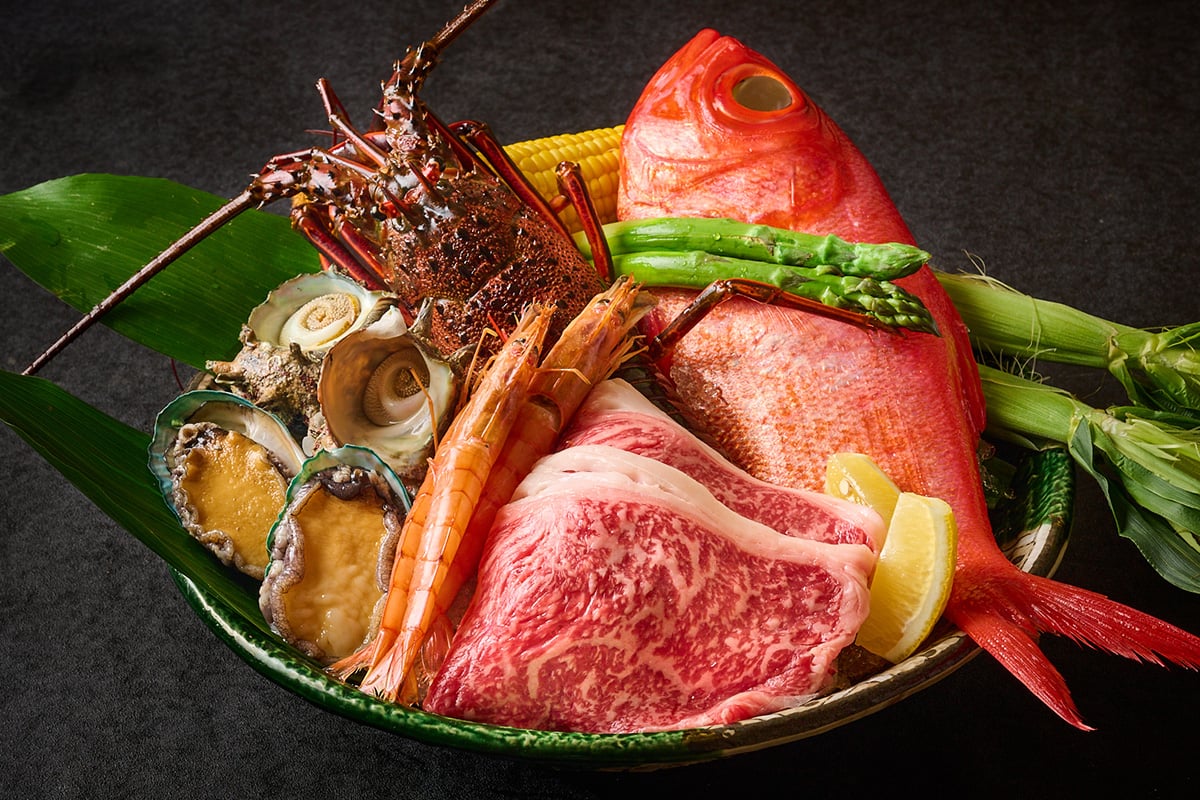 御宿漁港の魚介、房総の肉と野菜など、その日の厳選食材