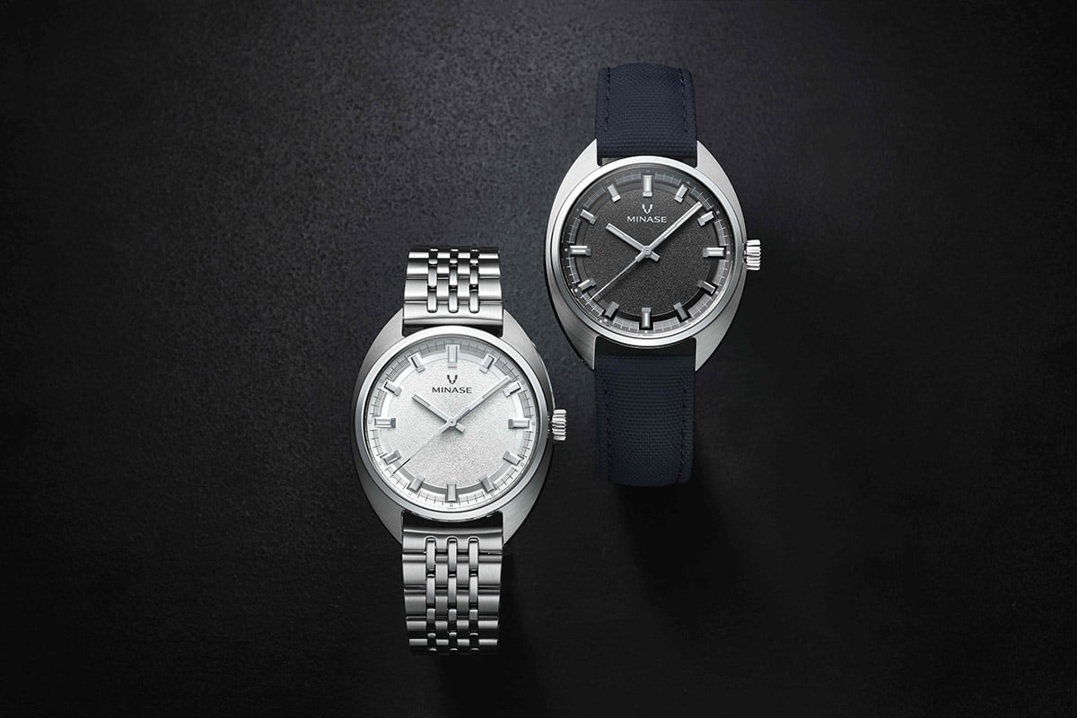 ダイヤルは“Light Sand Dial（ライトサンドダイアル）”と名付けられたきめ細やかな砂地仕上げ。